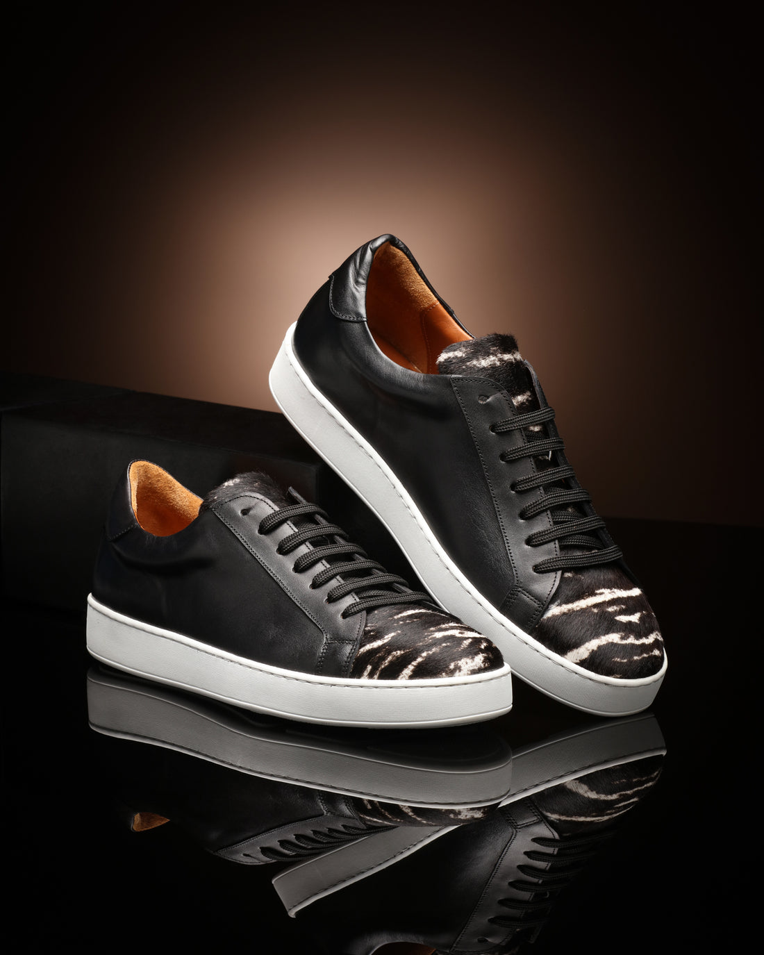 Martin Low Sneakers - Black & White - Sneaker by Urbbana