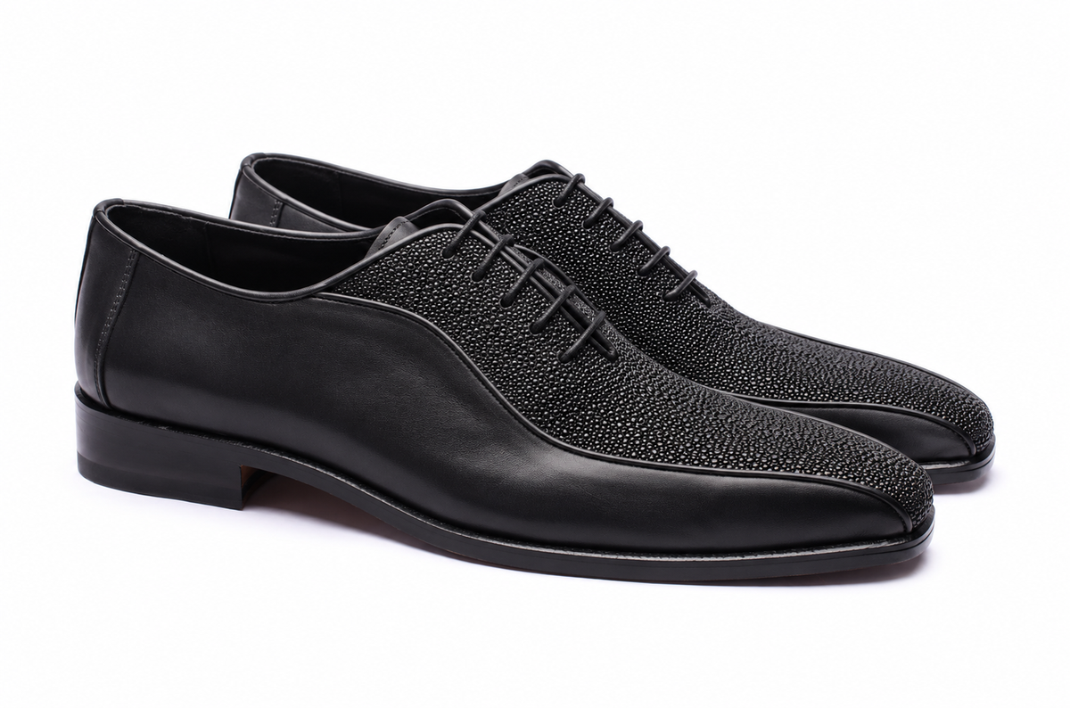 URBBANA Stingray Shoes Black, studio pair.