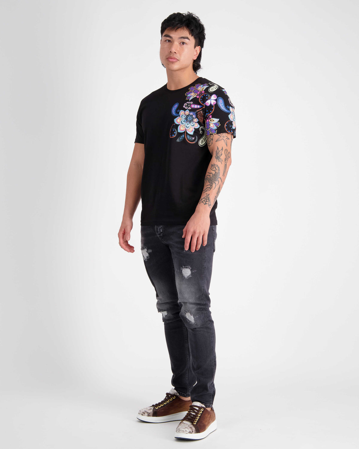 Fine Cotton T-shirt with Shoulder Paisley Print - Black