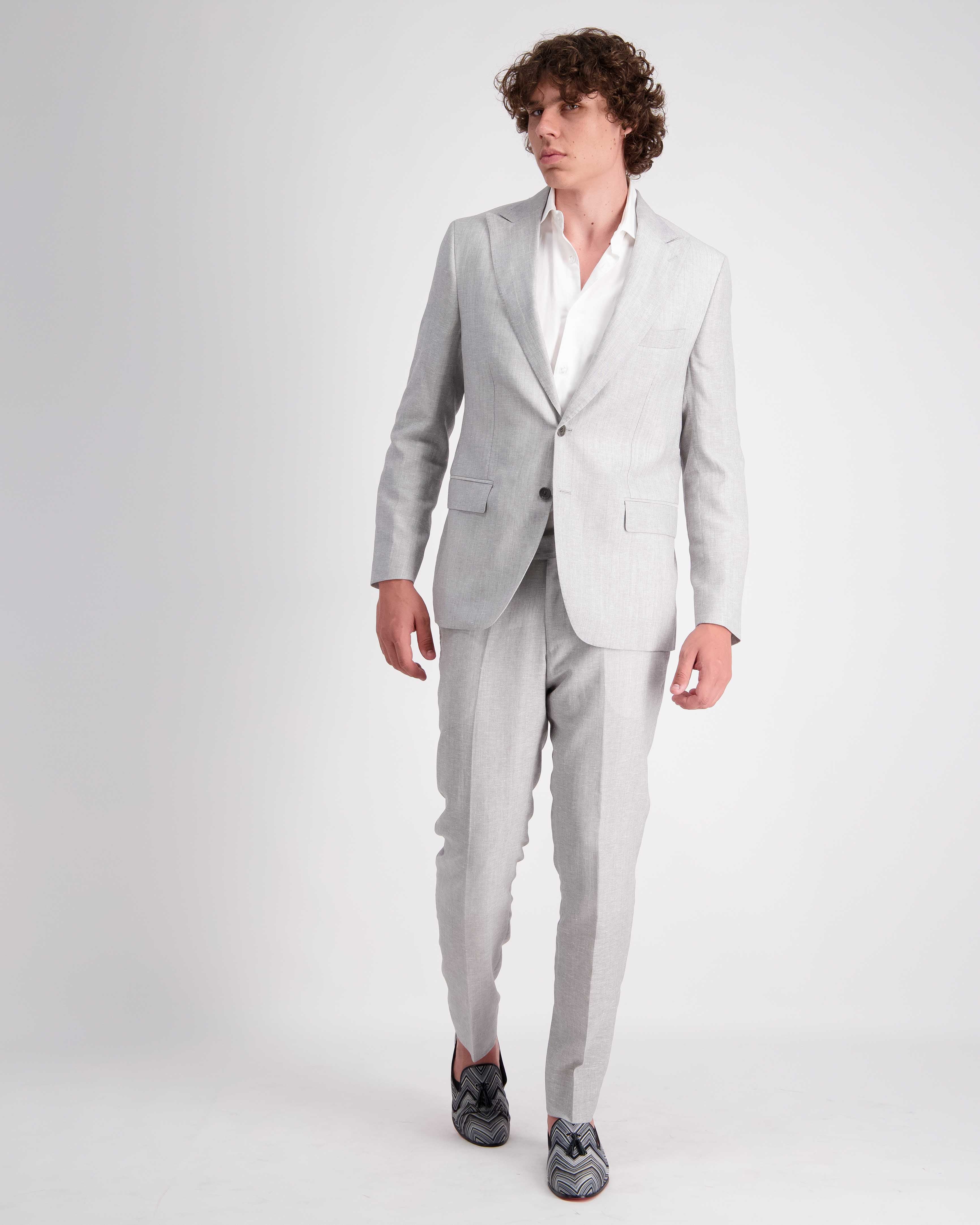 Bellucci Silver Loro Piana Suit – Luxury Tailoring, Italian Craftsmanship