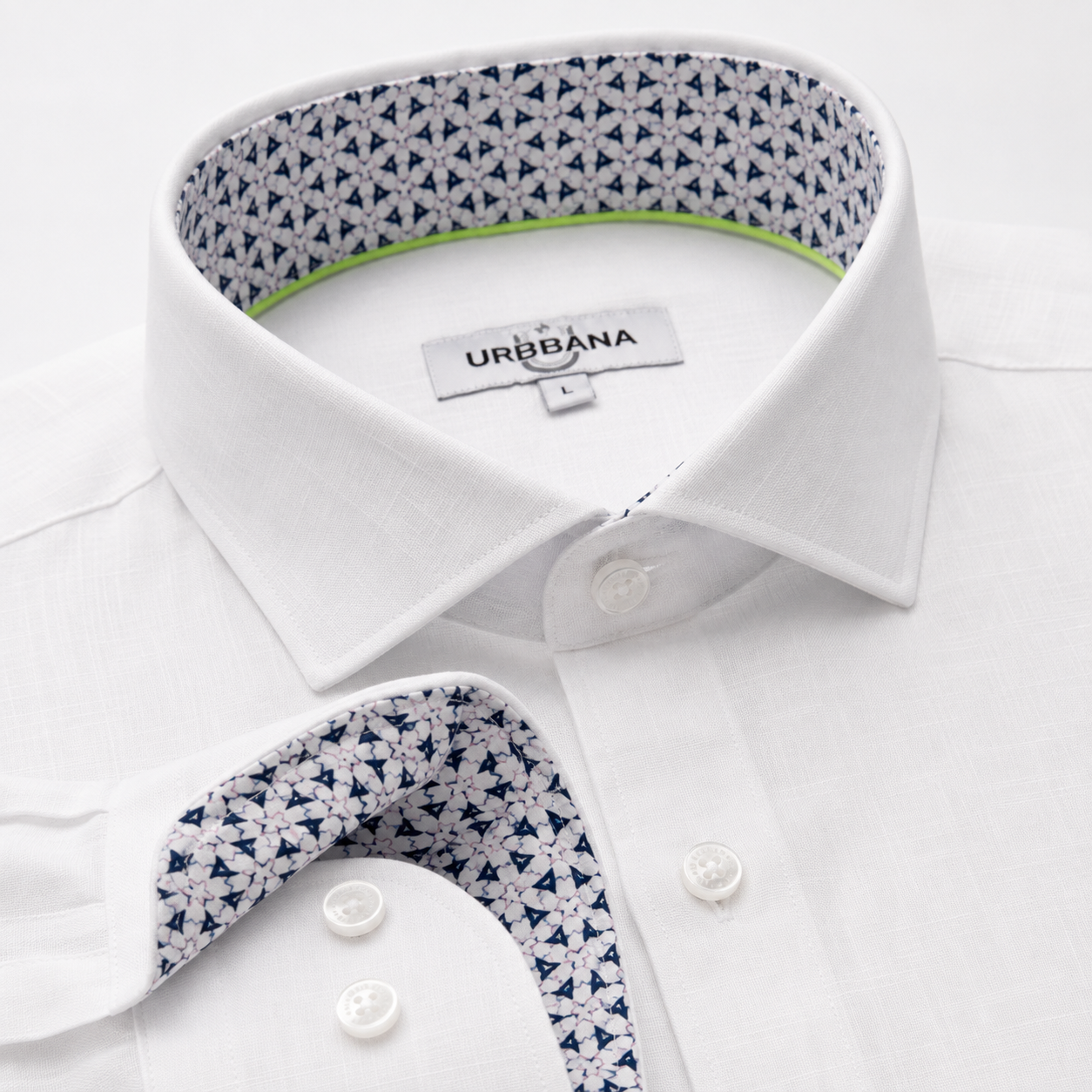 The Byblos linen shirt in white – collar, cuff and linen detail